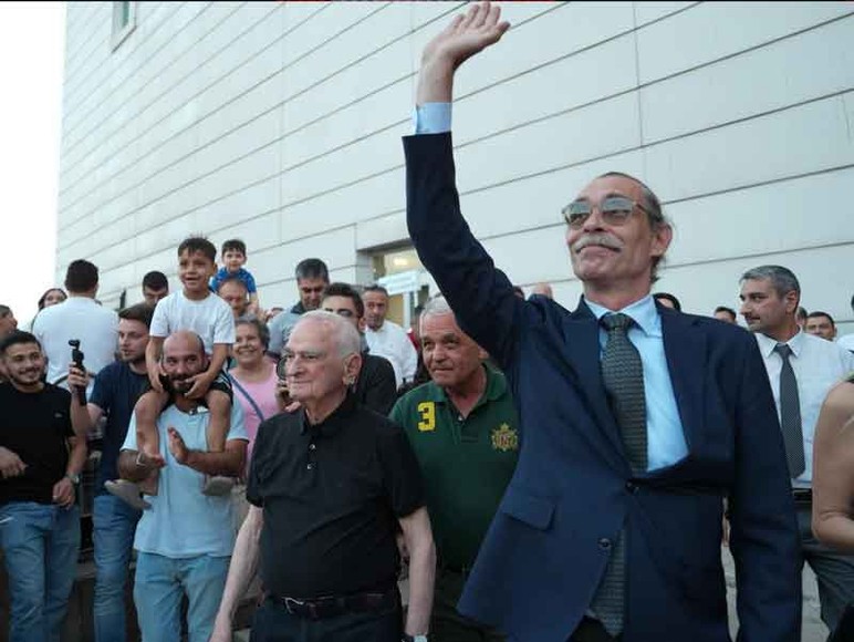 Etimesgut Belediyesi'nin aşure etkinliğinde Mustafa Özarslan türküleriyle yüreklere dokundu - Resim : 2