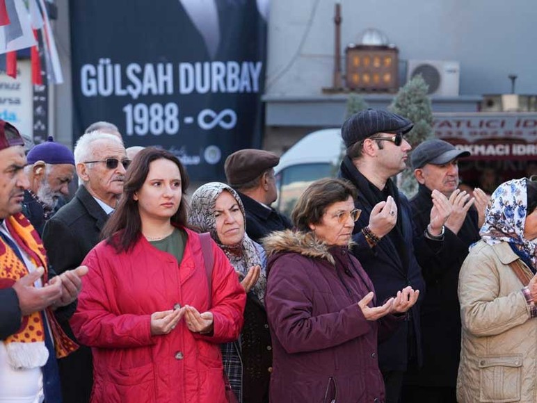 Etimesgut Belediyesi Gülşah Durbay hatırasına lokma ve yemek dağıttı - Resim : 4