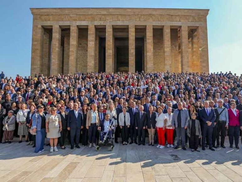 Etimesgut Belediye Başkanı Beşikcioğlu, Anıtkabir'deki programa katıldı - Resim : 4