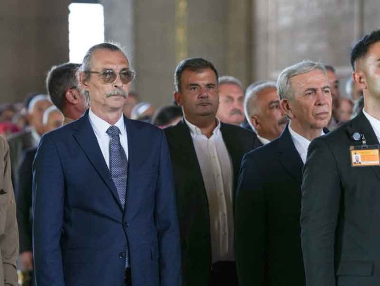 Etimesgut Belediye Başkanı Beşikcioğlu, Anıtkabir'deki programa katıldı - Resim : 2