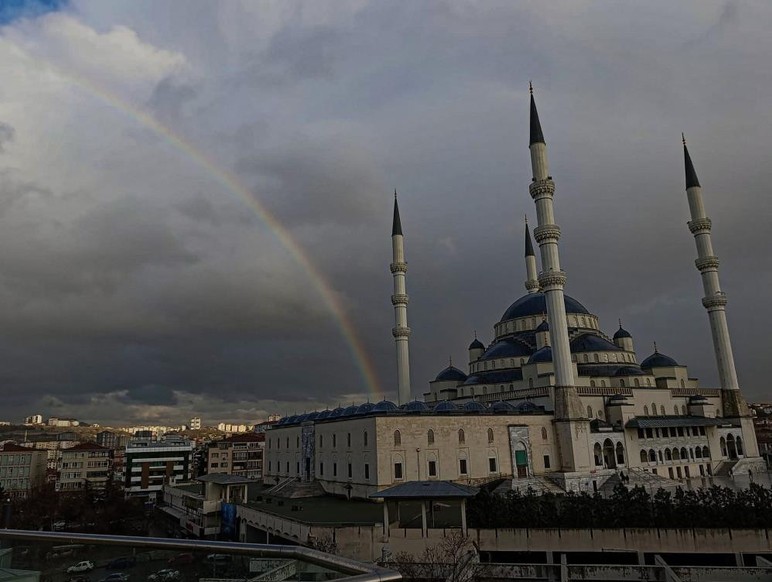 Başkentte yağmur sonrasında kuşağı oluştu!
