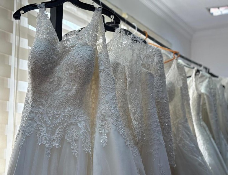 Sincan'da Yarım Elma Hayır Çarşısı gençlere destek oluyor