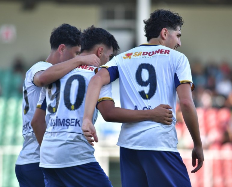 Ankaragücü ilk galibiyetini Beyoğlu Yeni Çarşı'dan aldı! Maç sonucu: 2-1