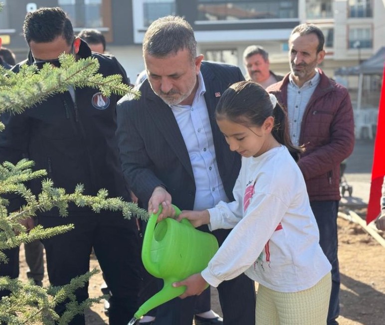 Sincan'da 244 fidan toprakla buluştu!