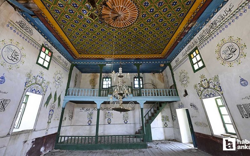 Ankara'nın eski köy camilerinin süslemeleri görenleri hayran bırakıyor