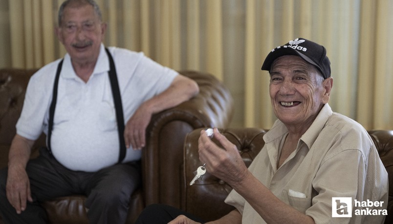 Ankara'da huzur evi sakinleri bayram heyecanını sevdikleri ile beraber yaşadı