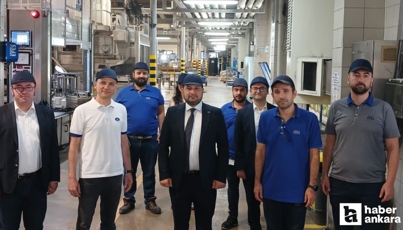 Kahramankazan Belediye Başkanı Selim Çırpanoğlu bir fabrikanın çalışanlarıyla buluştu