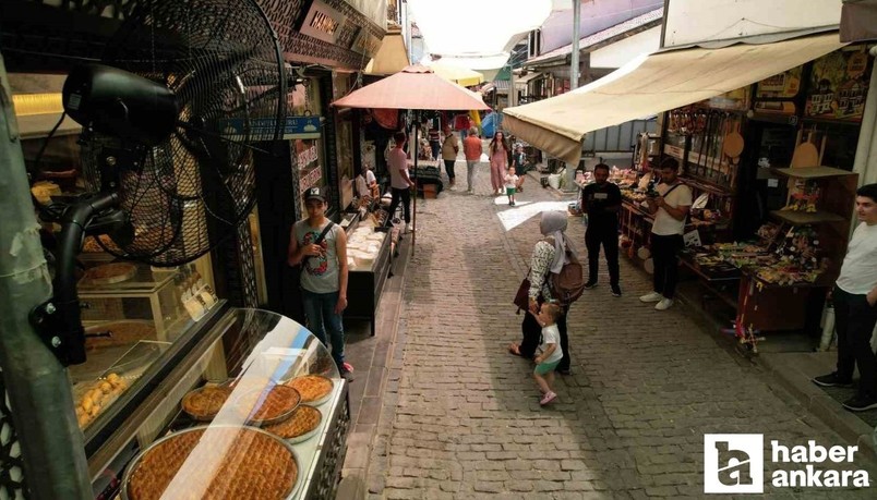 Türkiye'nin en serin sokağı Ankara'da! Ferahlamak isteyen akın ediyor