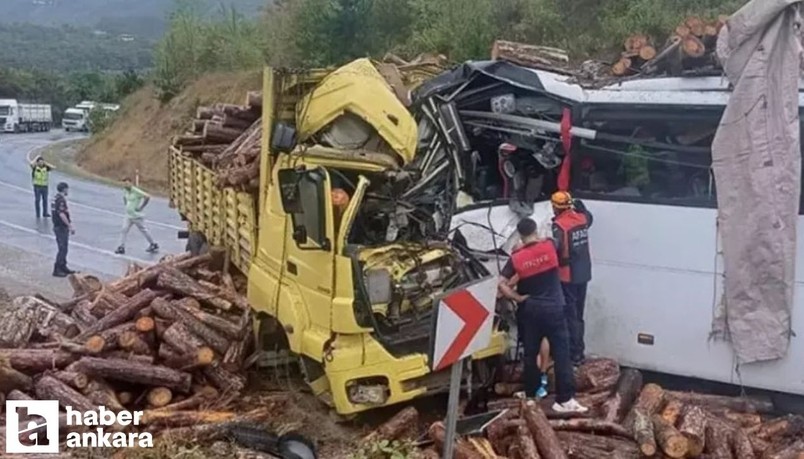 Zonguldak Karabük yolunda kamyon ile yolcu otobüsü çarpıştı: 2 ölü, 23 yaralı