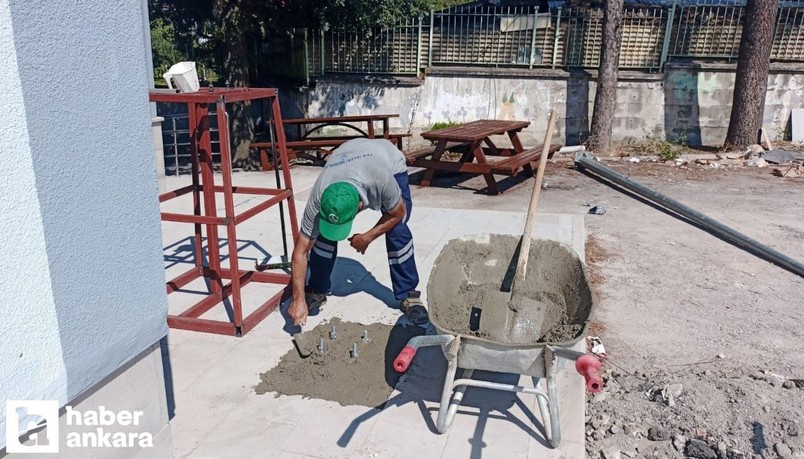 Kahramankazan Belediyesi okullarda bakım ve onarım çalışması yapıyor
