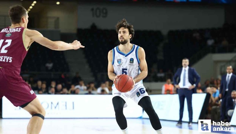 Türk Telekom EuroCup ilk maçında Ankara'da Lietkabelis'i rahat geçti