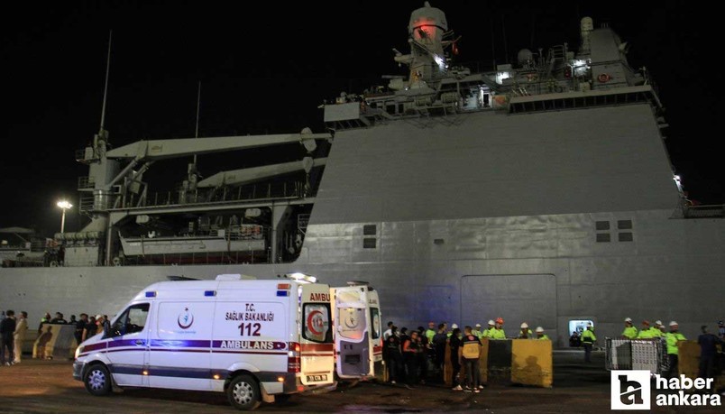 558 Türk vatandaşı TCG Bayraktar ile Lübnan'dan tahliye edildiler!