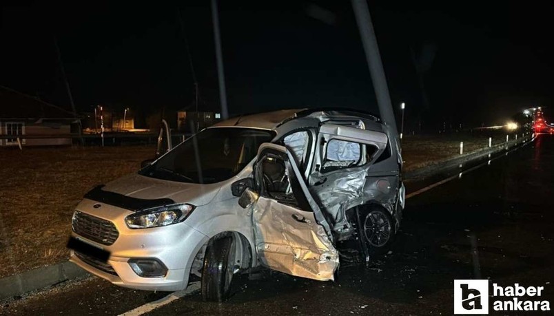 Uşak - Ankara karayolu üzerinde kaza: 1 kişi öldü, 5 kişi yaralandı!