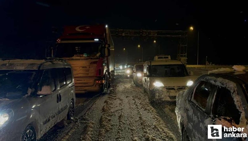 Anadolu Otoyolu Bolu Dağı Geçişi, zincirleme trafik kazası nedeniyle ulaşıma kapandı