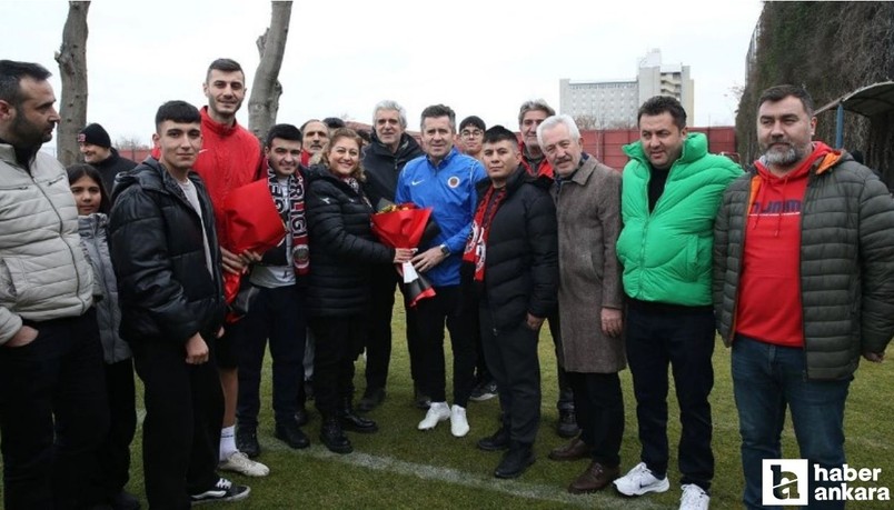 Gençlerbirliği taraftarlarından Sakaryaspor maçı öncesi takıma destek