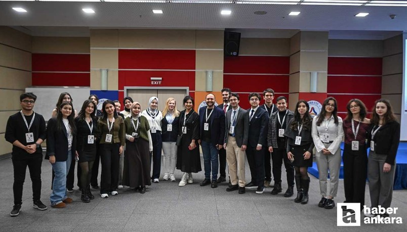 Ankara'da uzmanlar ruh sağlığı ve fiziksel hastalıklara etkileri tartıştı