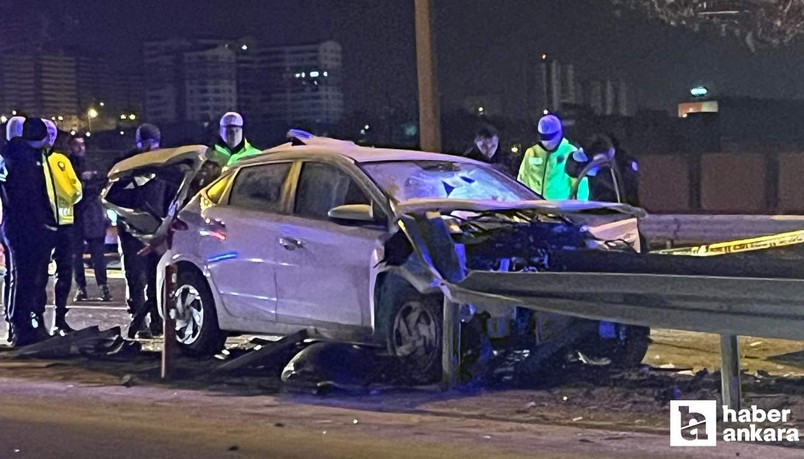 Ankara Etimesgut'ta otomobil bariyerlere saplandı, sürücü hayatını kaybetti!