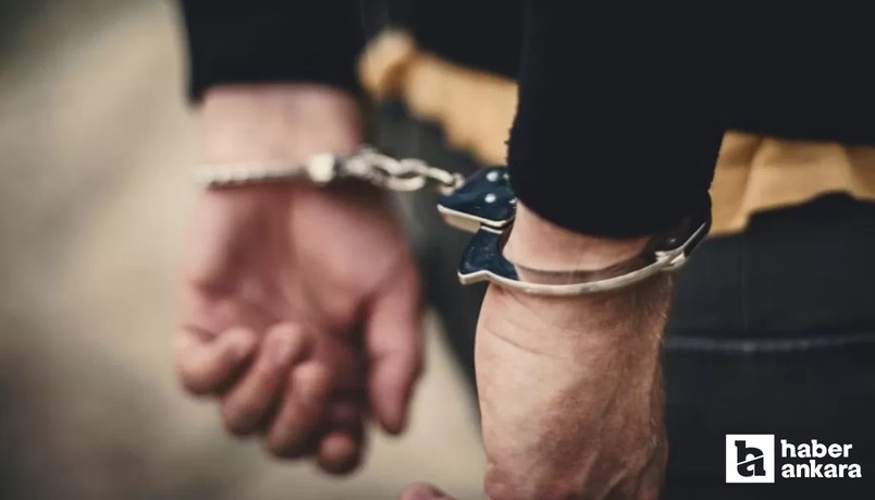 Otomobilin direğine zulalanmış yasaklı maddeyle yakalanan 3 sanığa ceza yağdı