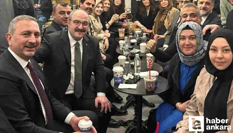 AK Partili Varank ve Gül, Ankaralı gençlerle kahve zincirinde buluştu
