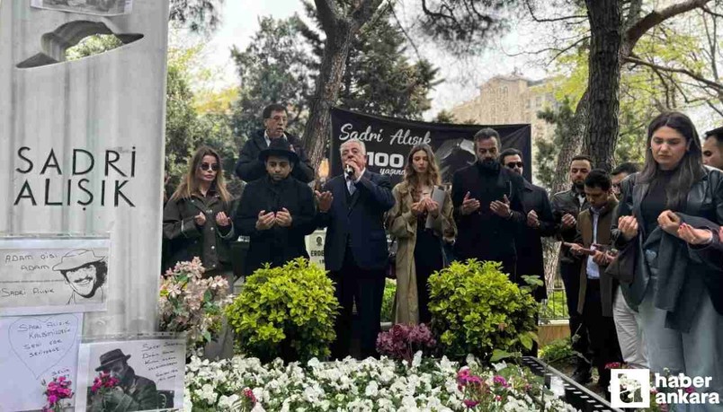 Yeşilçam'ın turist Ömer'i Sadri Alışık mezarı başında anıldı