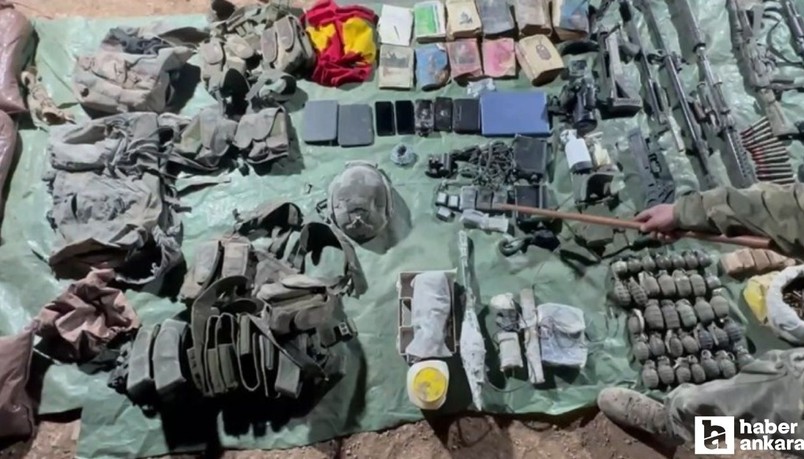 Pençe-Kilit operasyonunda teröristlere ait silah ve mühimmat ele geçirildi
