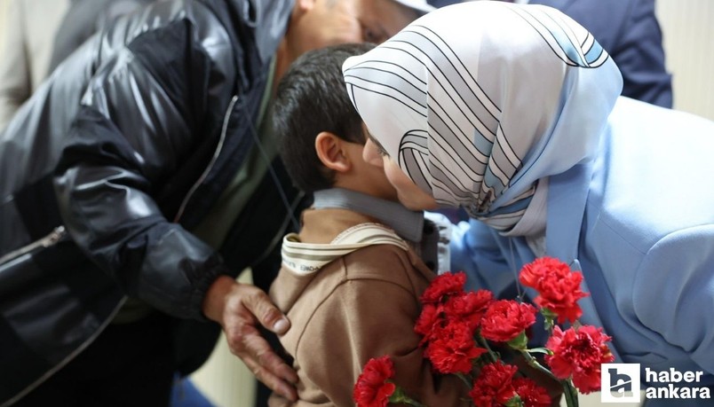 Aile Bakanı Göktaş otizmli çocuklar ve aileleriyle buluştu