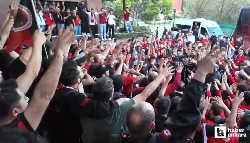 Gençlerbirliği taraftarları İlhan Cavcav Tesisleri’nde kutlama yaptı