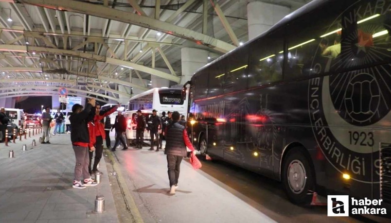 Gençlerbirliği'ne Esenboğa Havalimanı'nda coşkulu karşılama
