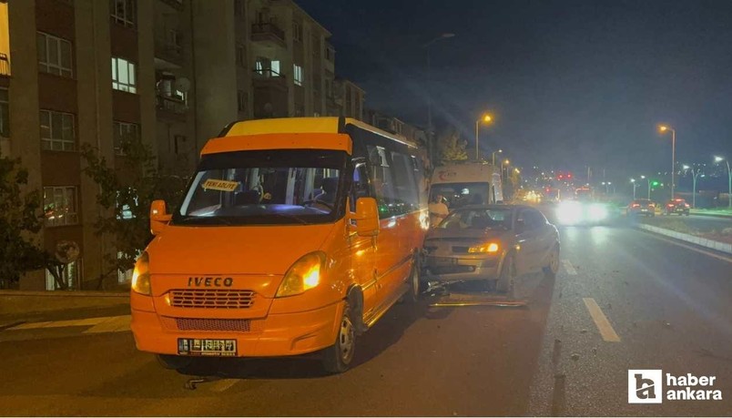 Polatlı'da dolmuş ile otomobilin karıştığı kazada 1 kişi yaralandı