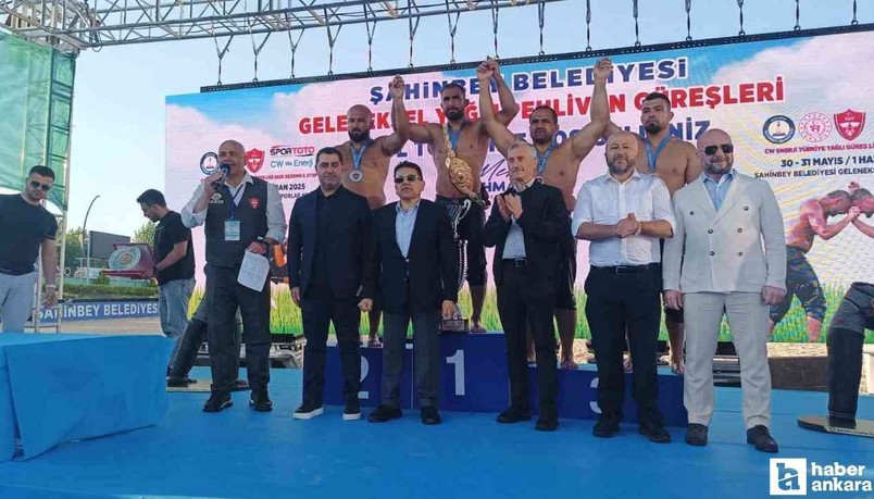 Altın kemer Ankara ASKİ Spor'dan Feyzullah Aktürk’ün oldu