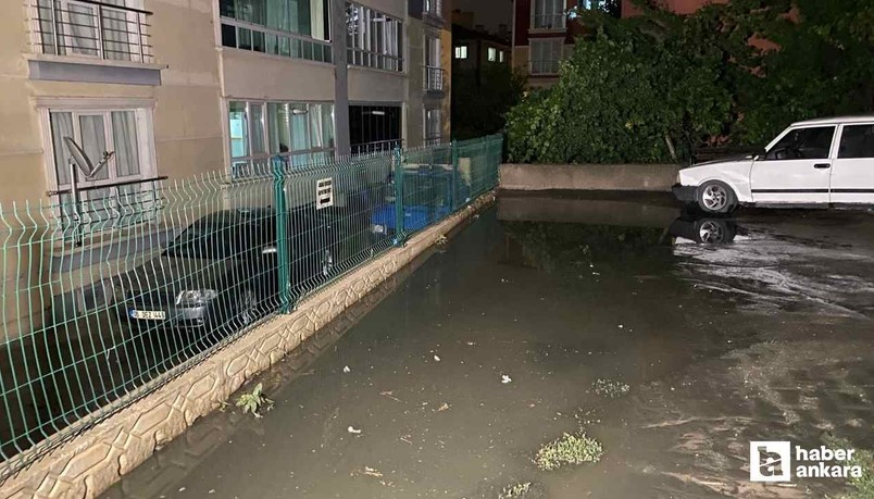 Sincan'da sağanak yağıştan bazı evleri su bastı