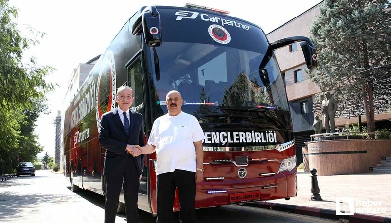 Gençlerbirliği'nin yeni takım otobüsü için teslim töreni yapıldı