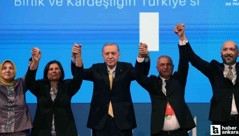 AK Parti'ye katılan belediye başkanları tam liste!