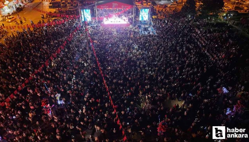 Türk Halk Müziği sanatçıları, Zafer Bayramı’na özel konserde Kırıkkale'de sahne aldı