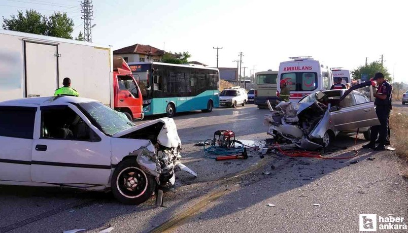 Kırıkkale'de iki aracın çarpıştığı kazada sürücüler olay yerinde hayatını kaybetti