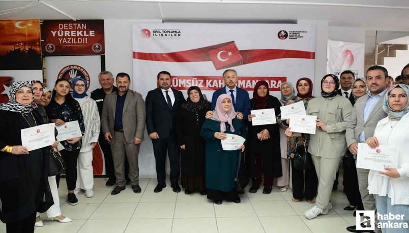 Kahramankazan Belediye Başkanı Çırpanoğlu, Deri Kumaş Çanta Kursu’nun sertifika törenine katıldı