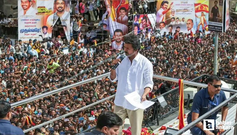 Hindistan'da miting izdihamı: 38 ölü, 58 yaralı