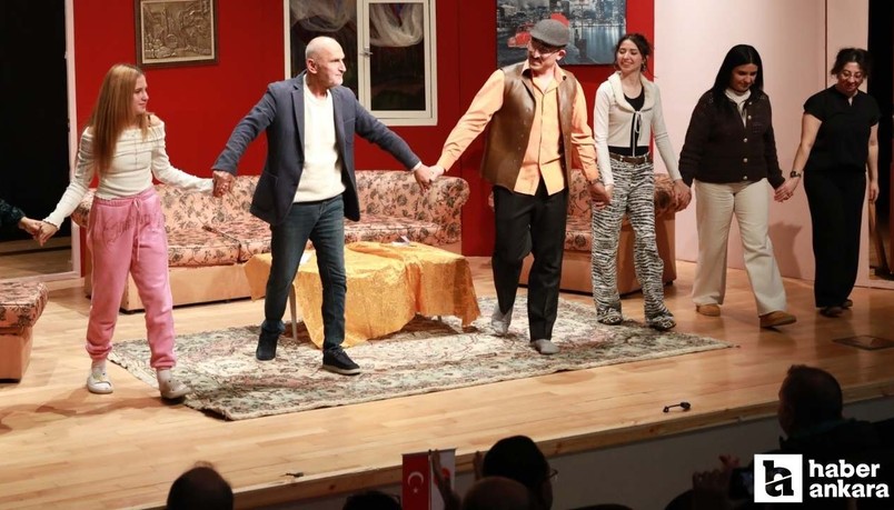 Keçiören Belediyesi 'Babam Geri Döndü' oyununu tiyatro severlerle buluşturdu