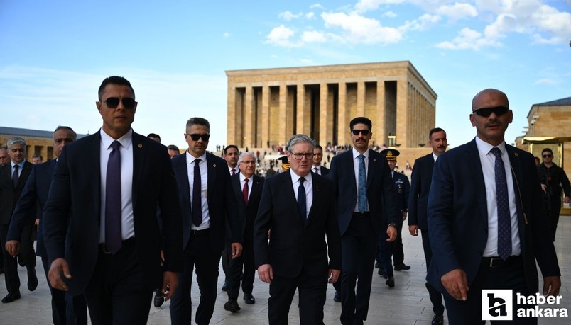 İngiltere Başbakanı Keir Starmer, Anıtkabir'i ziyaret etti