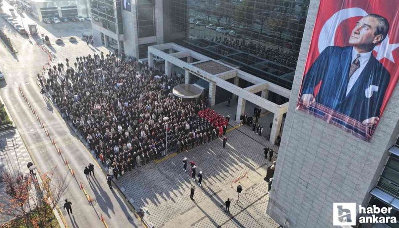 Ankara Büyükşehir Belediyesi önünde Gazi Mustafa Kemal Atatürk için anma töreni düzenlendi