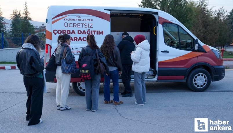 Keçiören Belediyesi sabah erken saatlerde sıcak çorba ikramı yapıyor