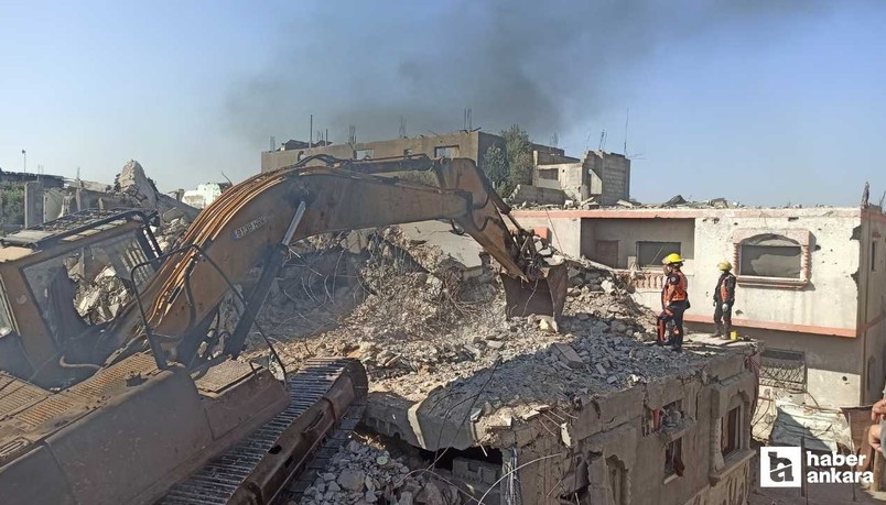 Gazze'de enkaz altındaki Filistinlilerin cenazeleri için çalışma başlatıldı