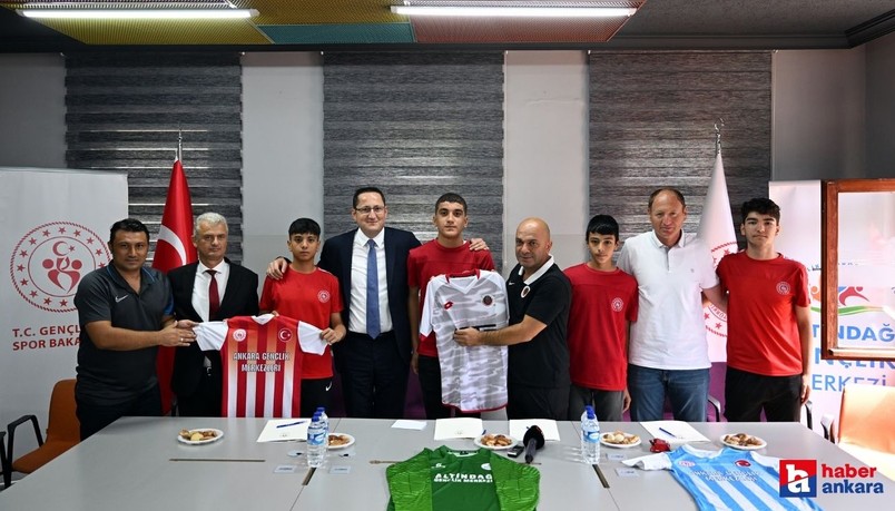 Sokakta keşfedilen genç yetenekler Gençlerbirliği'ne imza attı!