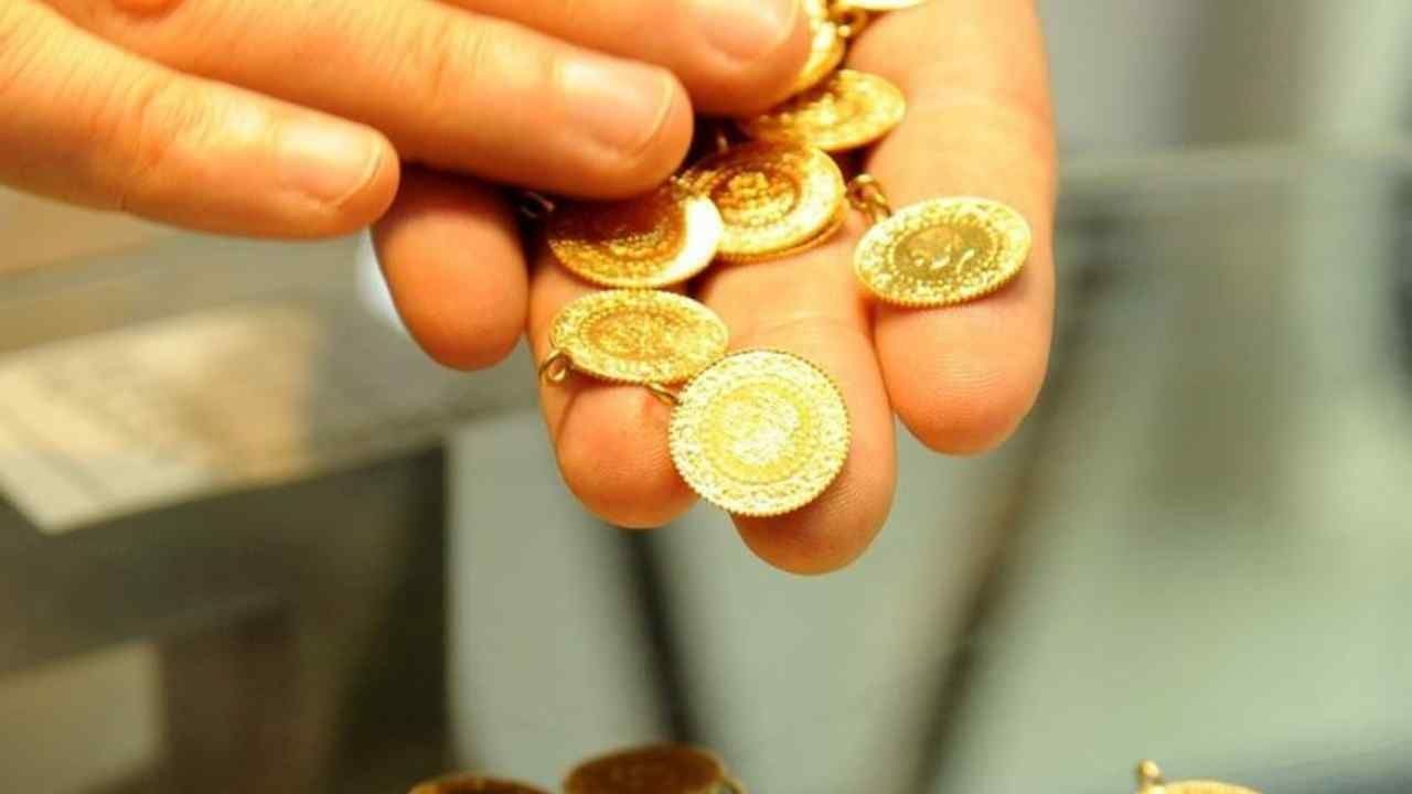 Kuyumcular mesajı verdi! Gram altın için yıl sonu fiyatı - Resim: 1